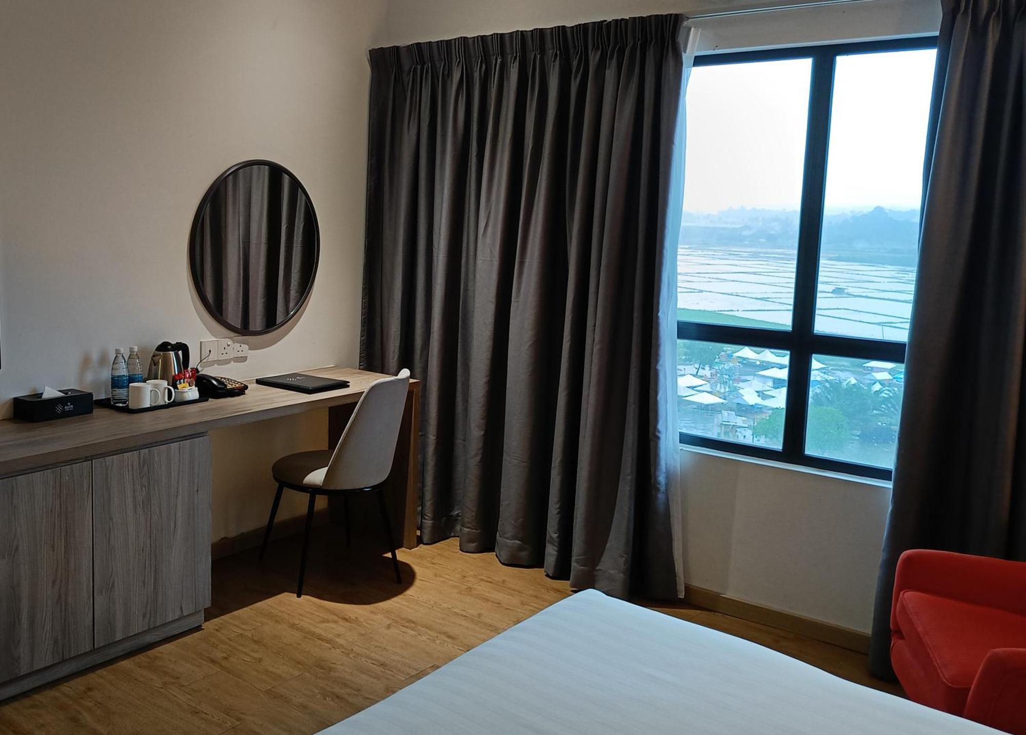 H Elite Design Hotel Kota Bharu Exterior photo