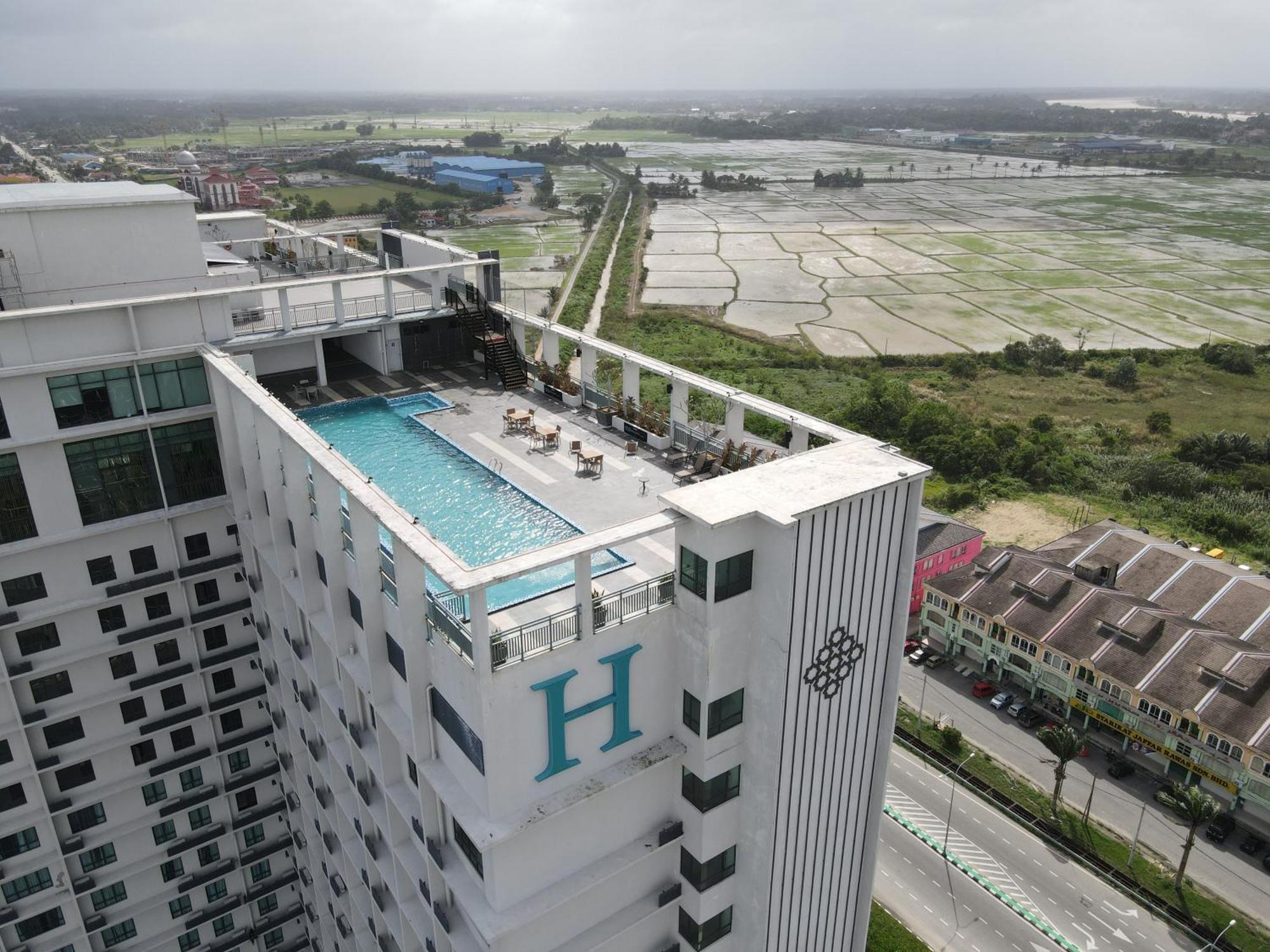 H Elite Design Hotel Kota Bharu Exterior photo